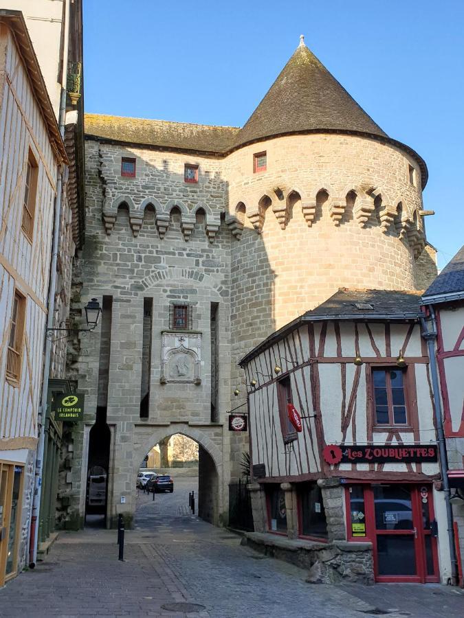 Les Suites Du Colonel Vannes Buitenkant foto